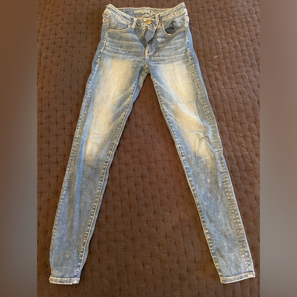 American Eagle high rise jeans - Picture 1 of 4